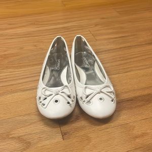 brand new spring flats